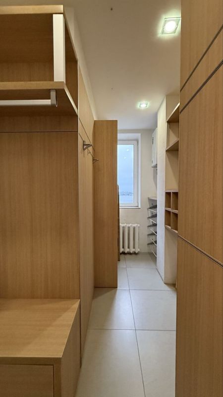 Здам 3к квартиру 300 м² в центрі міста площею 300м² з власною терасою на вул. Европейська