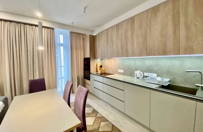 Продам 2к  квартиру 65 м в IQ HOUSE