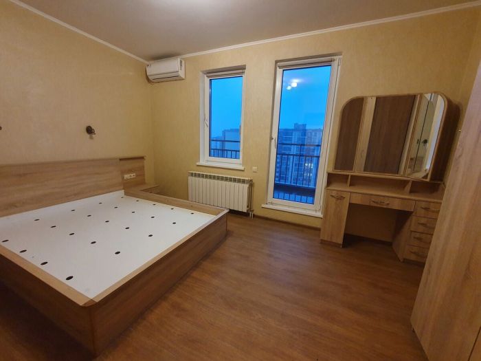 Продам 4к квартиру 80 м² + парковка + комора ЖК Олімпік-2