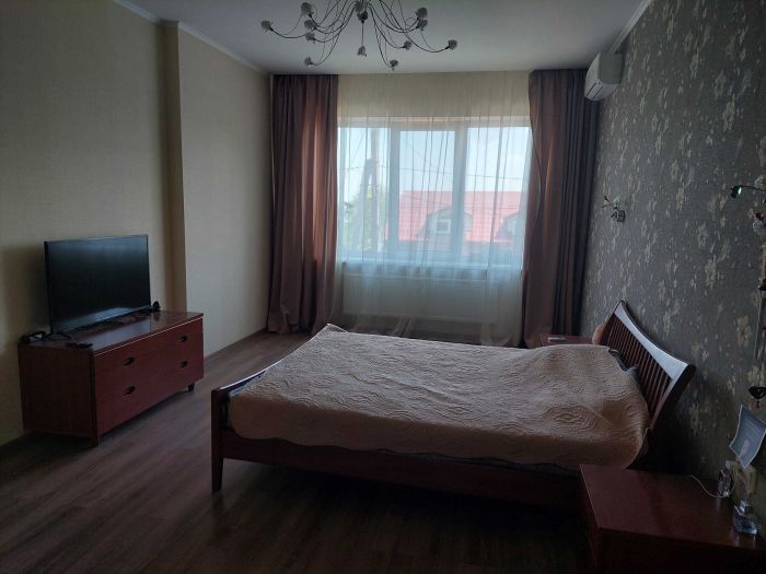 Здам чудовий будинок 4 кімнати 200 м² в центрі міста поруч з пр. Науки район ТЦ Неоплаза ділянка 6 соток