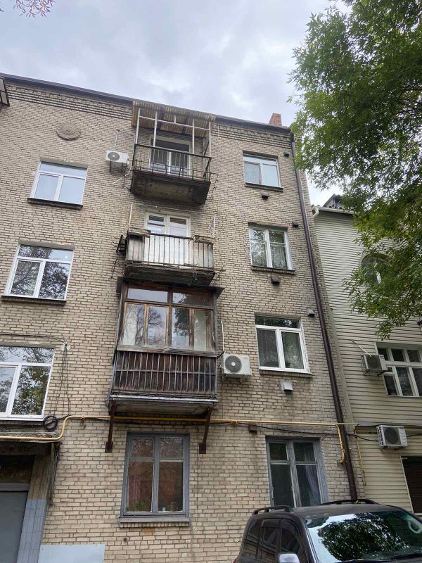 Продам 2х кімнатну квартиру 56 м в центрі вул. Михайла Грушевського 20