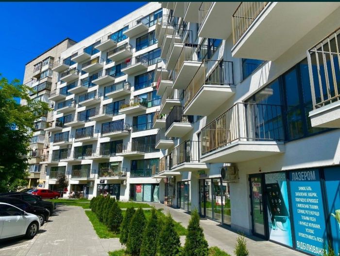 Продам 4к квартиру 108 м² ЖК Молодіжний Каменський Бєляєва вул. 8а