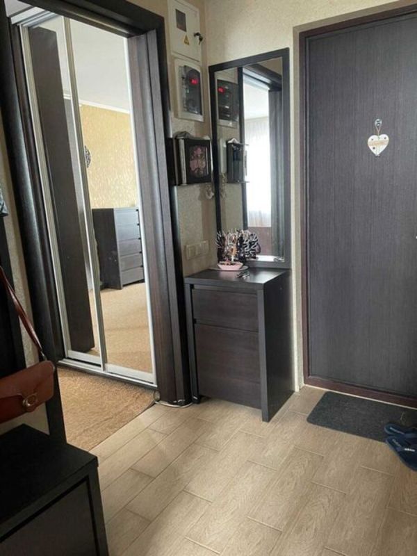 Продам 1к квартиру на ж/м Покровский ул. Кондратюка