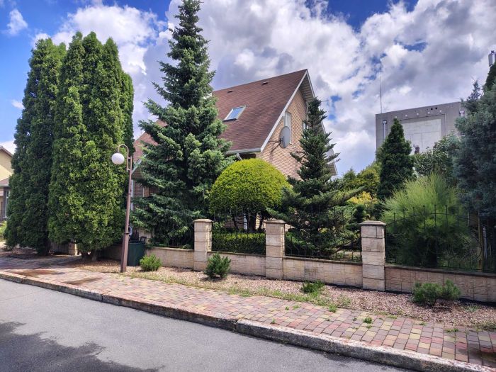 Продам дом 3к 96 м² участок 6 соток в поселке Золотые ключи