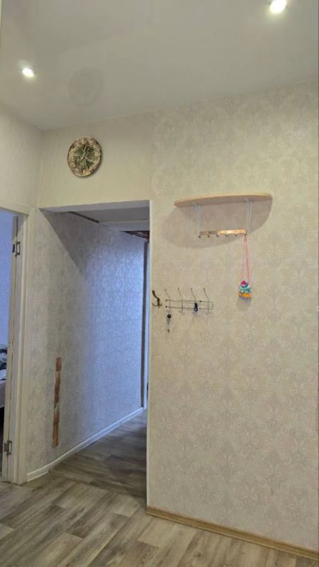 Продам 2к квартиру 48.6 м2 пл. Вокзальна 1, в центрі міста