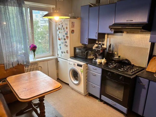 Продам 4х комнатную квартиру на Парусе