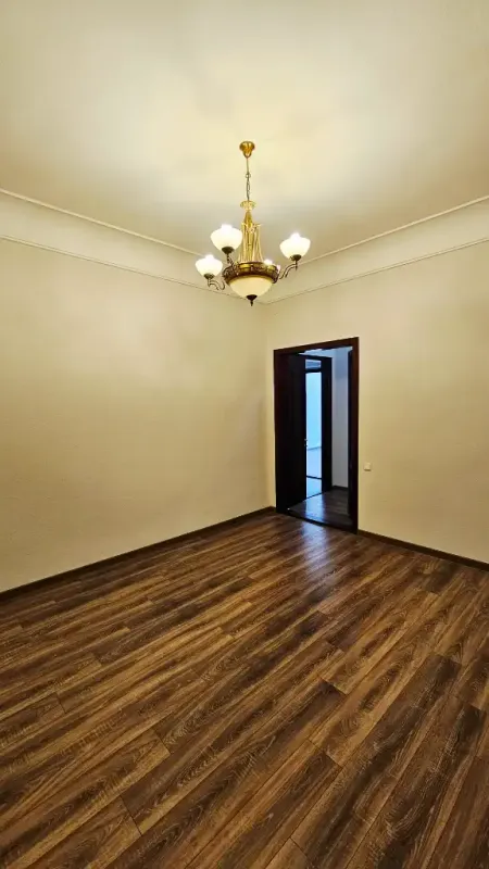 Продам 3к квартиру 71 м² в Центрі, біля парку Чкалова, сталинка
