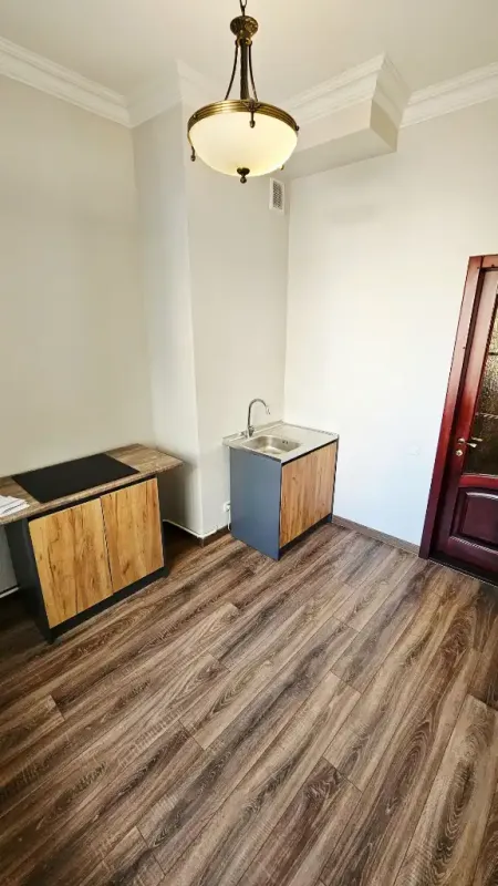 Продам 3к квартиру 71 м² в Центрі, біля парку Чкалова, сталинка