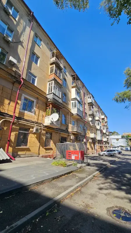 Продам 3к квартиру 71 м² в Центрі, біля парку Чкалова, сталинка