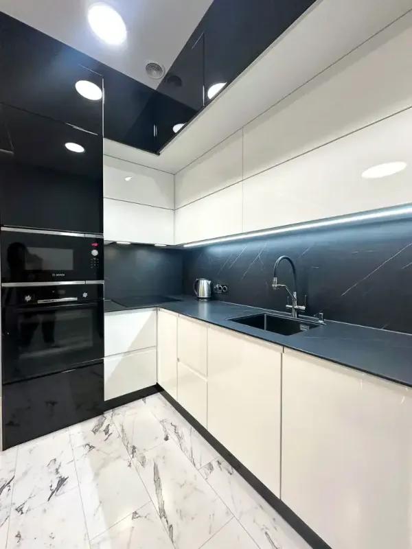 Продам 2х кімнатну квартиру 58 м² з ремонтом ЖК Рыбинский