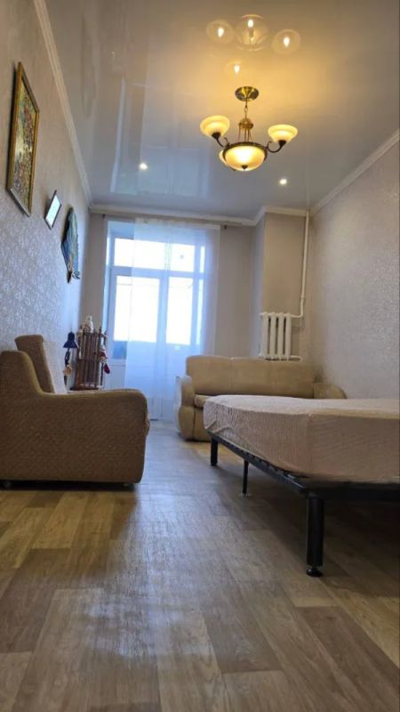 Продам 2к квартиру 48.6 м2 пл. Вокзальна 1, в центрі міста