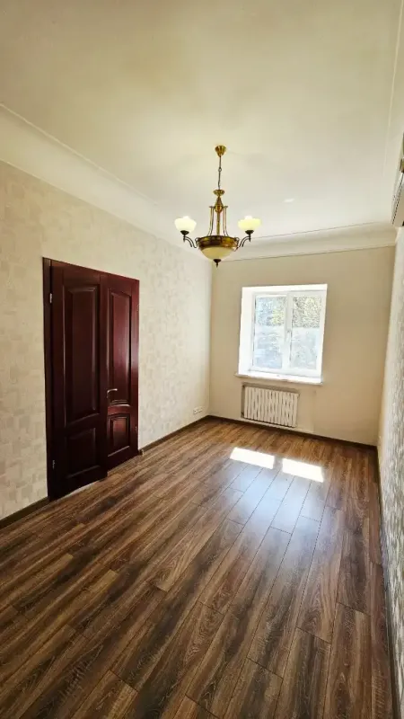 Продам 3к квартиру 71 м² в Центрі, біля парку Чкалова, сталинка