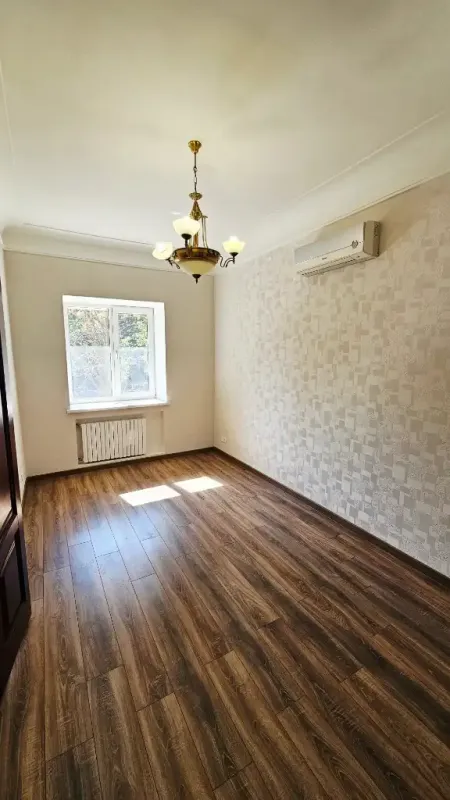 Продам 3к квартиру 71 м² в Центрі, біля парку Чкалова, сталинка