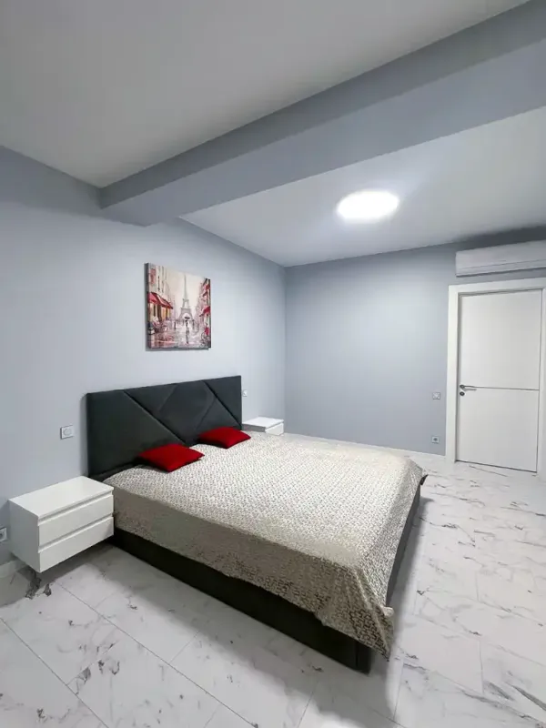 Продам 2х кімнатну квартиру 58 м² з ремонтом ЖК Рыбинский