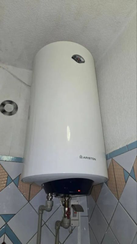 Продам 2к квартиру 48.6 м2 пл. Вокзальна 1, в центрі міста