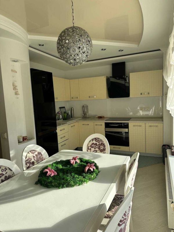 Продам 3к квартиру 74.50 м² с мебелью, техникой, ремонтом и с видом на реку на жм Фрунзенский