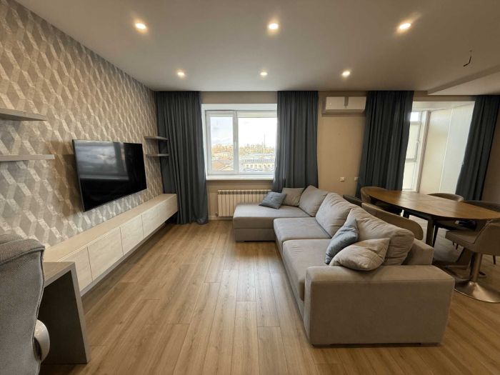 Продам 3-кімнатну квартиру з ремонтом і меблями в ЖК Щасливий 101.7 м²