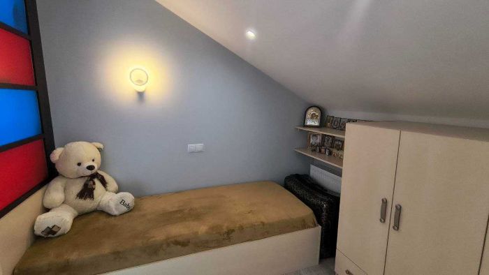 Продам будинок в Обухівці, вул. Зарічна 4 кімнати 200 м², 2 поверхи 7 соток  