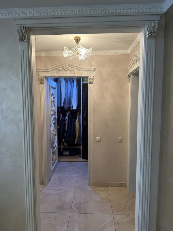 Продам эксклюзивную 3к квартиру  88.90 м² на ж/м Покровский с дизайнерским ремонтом