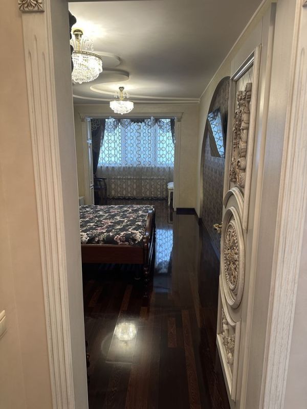 Продам эксклюзивную 3к квартиру  88.90 м² на ж/м Покровский с дизайнерским ремонтом