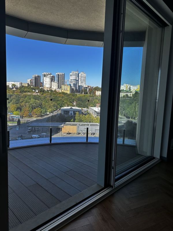 Продам велику 4к квартиру 160 м² з ремонтом, власною терасою ЖК Bartolomeo