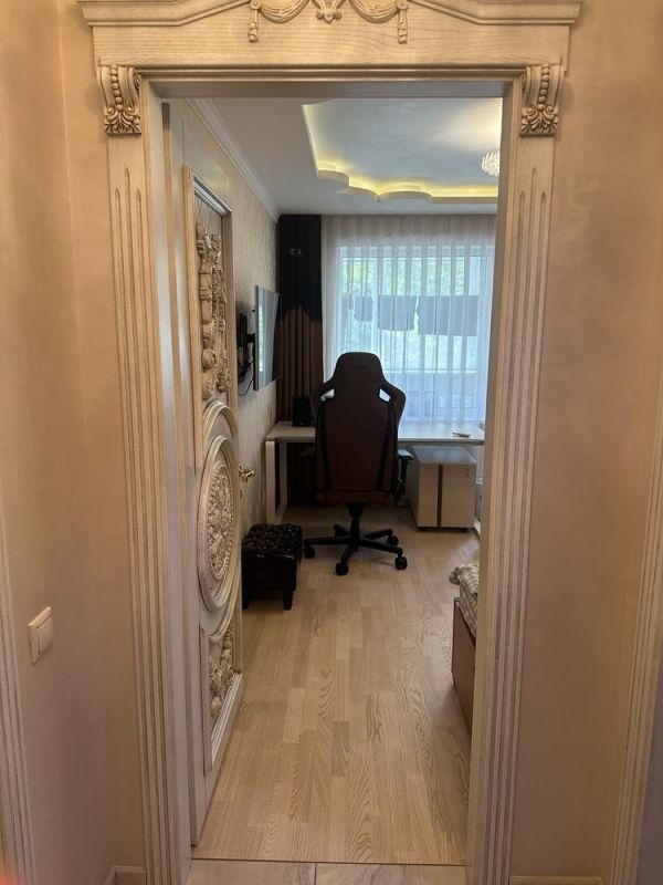 Продам эксклюзивную 3к квартиру  88.90 м² на ж/м Покровский с дизайнерским ремонтом