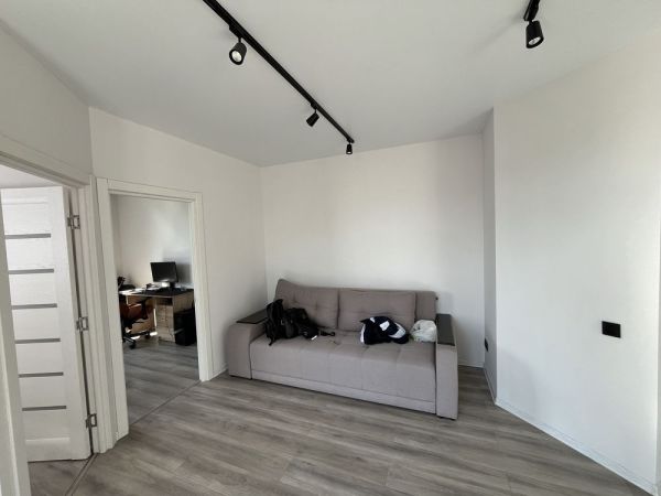 Продам 2х кімнатну квартиру в центрі міста на Ніла Армстронга (Казакова)