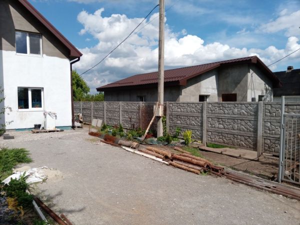 Продам двоповерховий будинок 110 м² у Підгородне