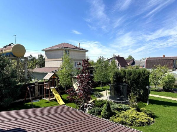 Продам дачу 4 комнаты 110 м² 10,55 соток пос. Партизанское