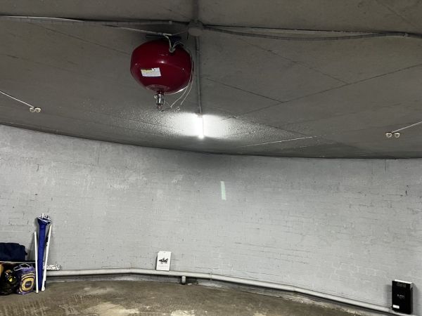 Продається великий, окремий гараж у паркінгу на три автомобілі в ЖК "Дім Крейніна" в центры міста