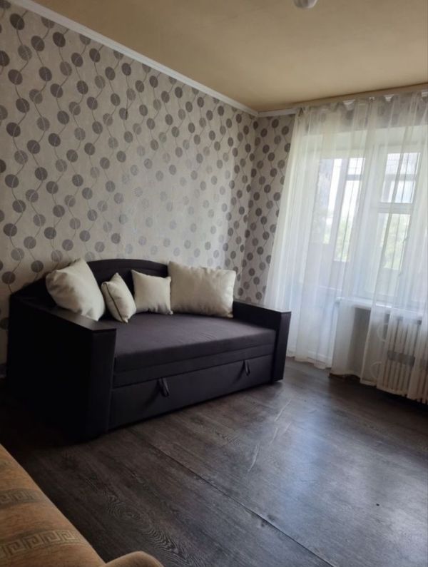 Продам недорого 1к квартиру 30 м²  на ж/м Червоний Камінь