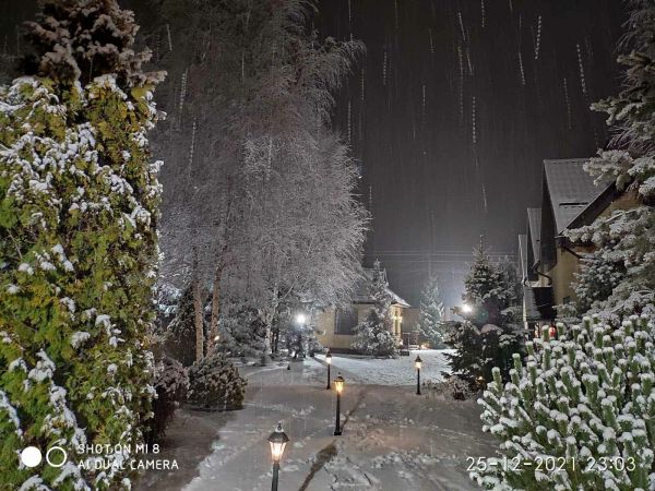 Продам загородное имение в Обуховке из 3-х домов, участок 23 сотки