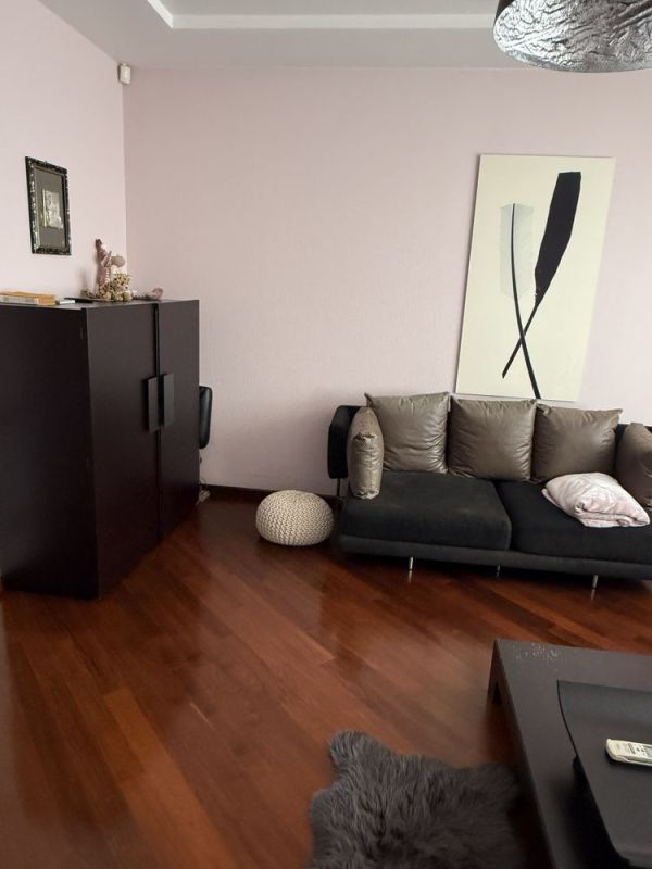 Продам будинок вул. Великолукська (Токмаківська) 374 м² 7 кімнат, 10 соток
