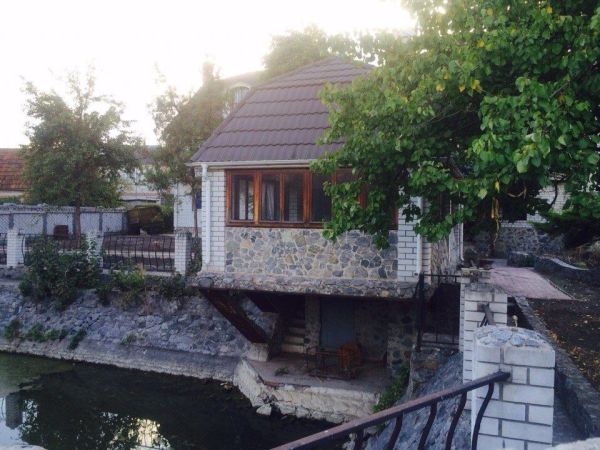 Продам міні отель 1000 м² в садовом товариществе на березі р. Оріль в Обуховці