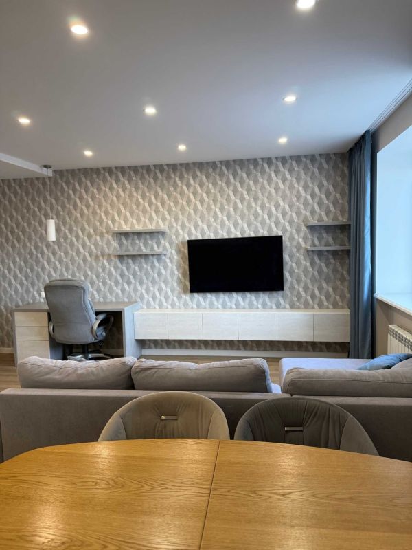 Продам 3-кімнатну квартиру з ремонтом і меблями в ЖК Щасливий 101.7 м²