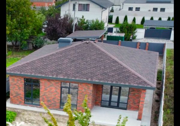 Продам новий будинок 4кімнати 8 соток у  Слобожанське