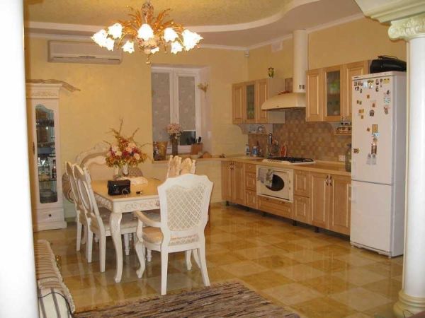 Продам дом 220 м² на одной из самых лучших улиц Обуховки