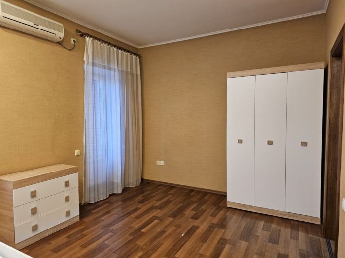 Продам будинок  178 м² 3 соткі в районі ресторана Едбург вул. Далекосхідна
