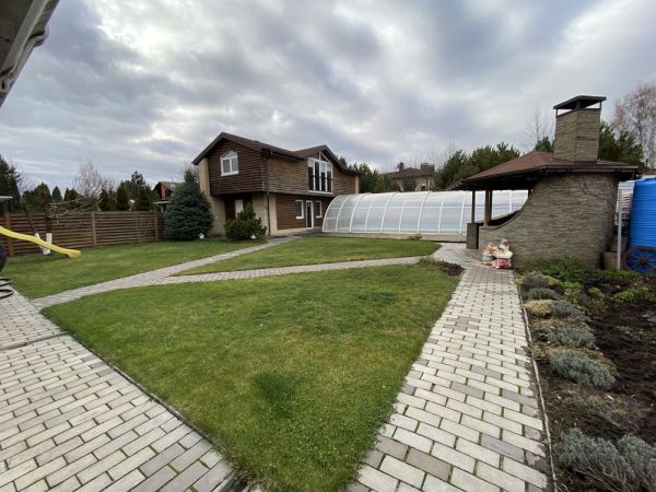 Продам будинок 3 кімнати 120 м2 з ділянкою 6 соток в смт Золоті Ключі