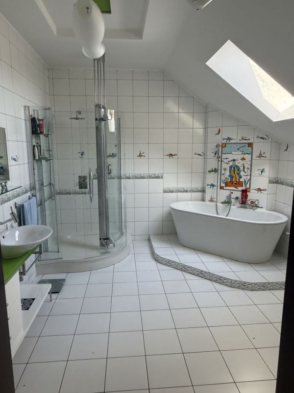 Продам будинок вул. Великолукська (Токмаківська) 374 м² 7 кімнат, 10 соток