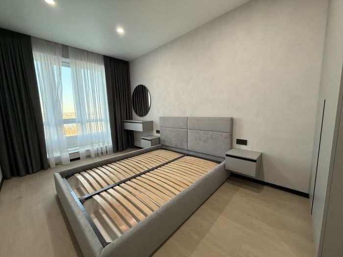 Продам простора 1-кімнатна квартира площею 46,5 м² з неймовірним видом на Дніпро ЖК “Фаворит”