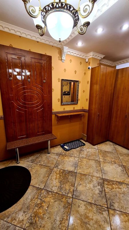 Продам 2к квартиру  50 м² со своим газовым отоплением, ремонтом на рабочей, сталинка