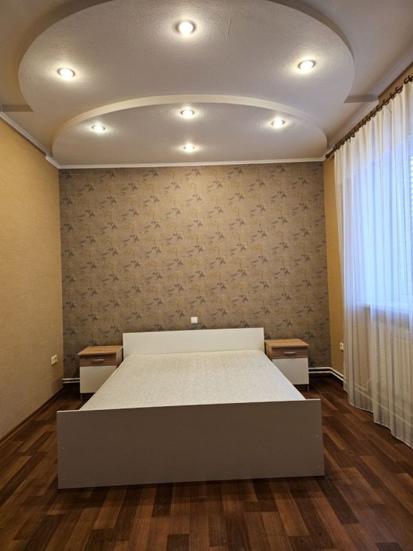 Продам будинок  178 м² 3 соткі в районі ресторана Едбург вул. Далекосхідна