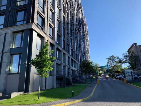 Продам коммерческое помещение 240 м² в ЖК Женева Geneva