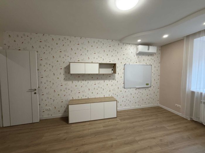 Продам 3-кімнатну квартиру з ремонтом і меблями в ЖК Щасливий 101.7 м²