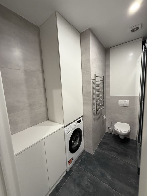 Продам простора 1-кімнатна квартира площею 46,5 м² з неймовірним видом на Дніпро ЖК “Фаворит”