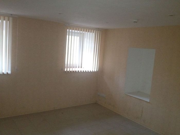 Здам  82 м² цокольний поверх в центрі міста по вул. Паторжинського