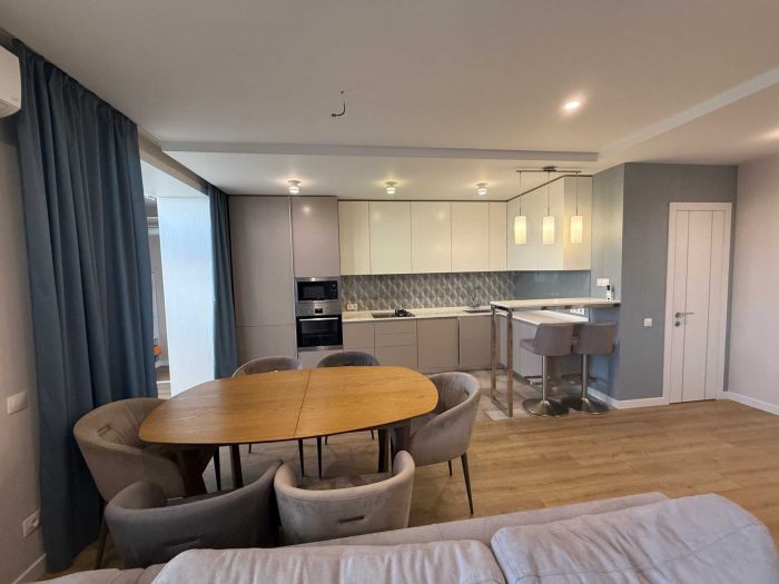 Продам 3-кімнатну квартиру з ремонтом і меблями в ЖК Щасливий 101.7 м²