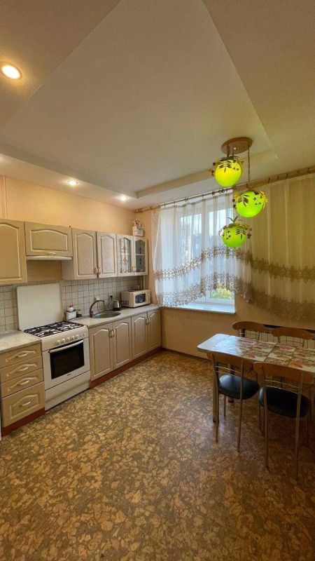 Продам 2 кімнатну квартиру 62 м² на просп.  Дмитра Яворницького 46