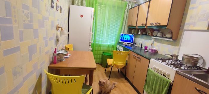Продам 2к квартиру з ремонтом на ж/м Покровський, вул. Метробудівська 5